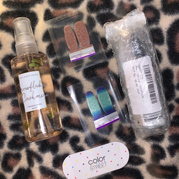 Revlon Colorstay foundation- 110 Ivory BUNDLE - Picture 2 of 6